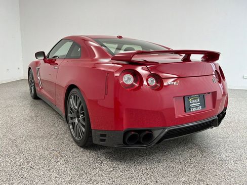 Used 2016 Nissan GT-R Premium AWD/4WD image 7
