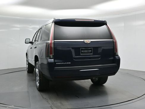 Used 2020 Cadillac Escalade Platinum image 31