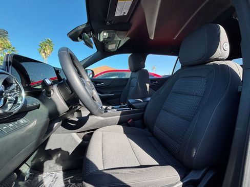 Used 2025 Chevrolet Equinox LT image 28