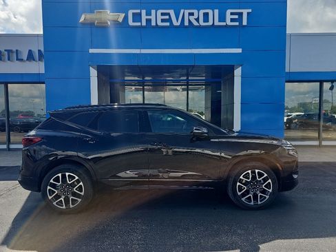 Used 2025 Chevrolet Blazer RS FWD image 2