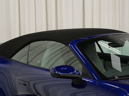 Used 2023 Porsche 911 Carrera image 43