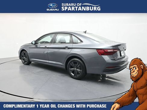 Used 2023 Volkswagen Jetta SE FWD image 6