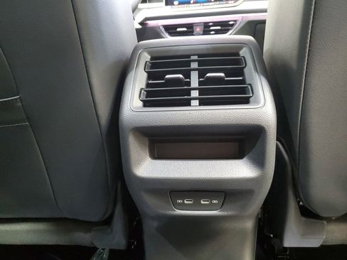 New 2025 Volkswagen Tiguan SE image 34