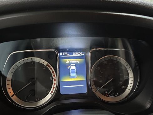 Used 2016 Nissan Titan PRO-4X image 11