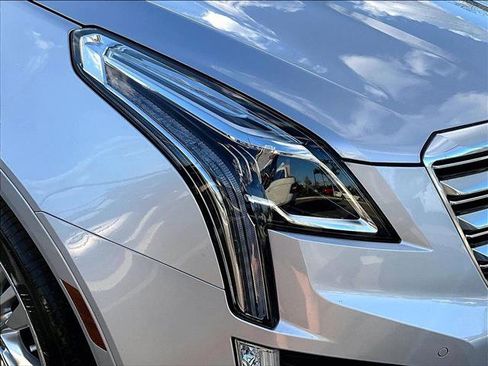 Used 2017 Cadillac XT5 Premium Luxury image 29