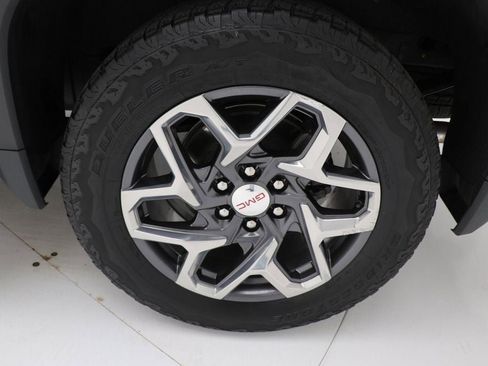 Used 2023 GMC Sierra 1500 SLT w/ X31 Off-Road Package image 11