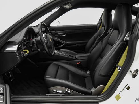 Used 2015 Porsche 911 Carrera GTS RWD image 34
