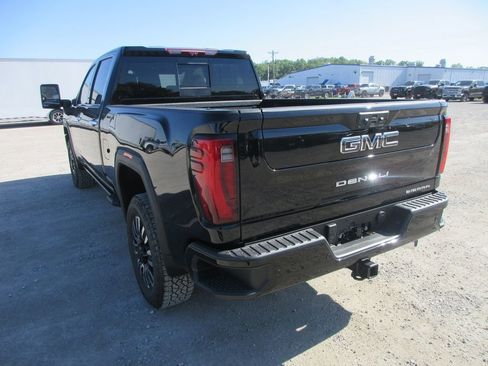 New 2026 GMC Sierra 2500 Denali Ultimate AWD/4WD image 7