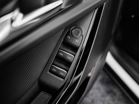 New 2026 Chevrolet Equinox RS w/ Convenience Package III image 21