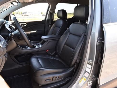 Used 2023 GMC Acadia SLT FWD image 23