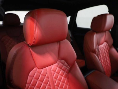 Used 2023 Audi SQ5 Prestige image 21