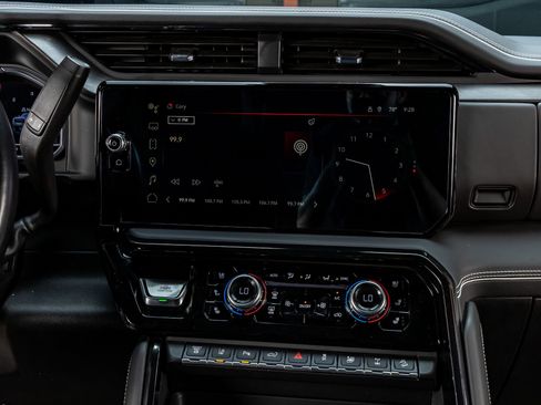 Used 2024 GMC Sierra 2500 AT4X AWD/4WD image 24