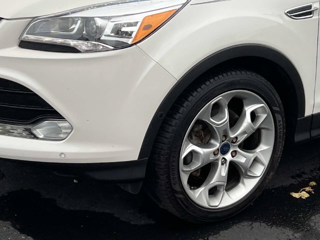 Used 2015 Ford Escape Titanium w/ Equipment Group 301A AWD/4WD image 8