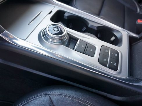 Used 2020 Ford Explorer XLT w/ Equipment Group 202A image 12