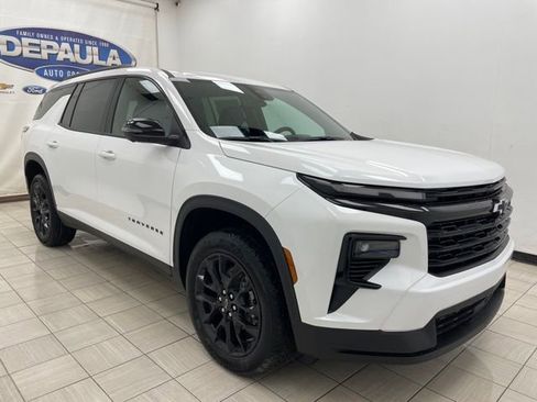 New 2026 Chevrolet Traverse LT image 1