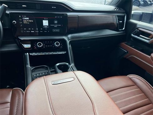 Used 2025 GMC Sierra 3500 Denali Ultimate image 5