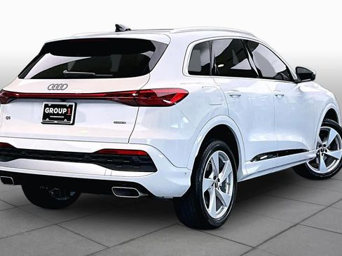Used 2025 Audi Q5 Premium AWD/4WD image 13