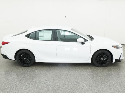 New 2026 Toyota Camry SE image 11