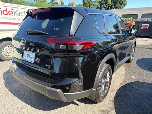 Used 2025 Nissan Rogue S AWD/4WD image 6