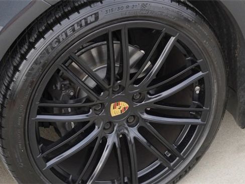 Used 2020 Porsche Panamera 4 image 11