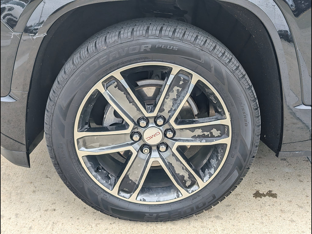 Used 2017 GMC Acadia Denali w/ Technology Package FWD image 14