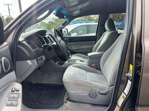 Used 2011 Toyota Tacoma PreRunner image 14