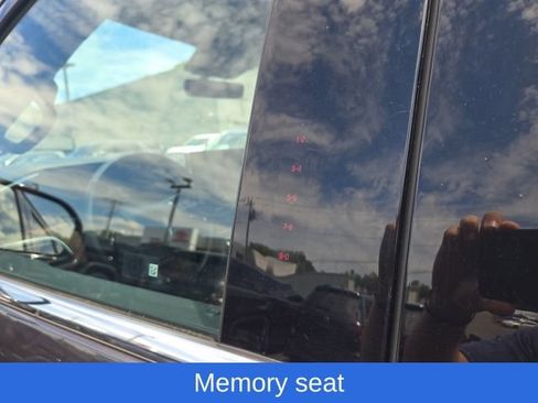 Used 2023 Lincoln Navigator Reserve AWD/4WD image 12