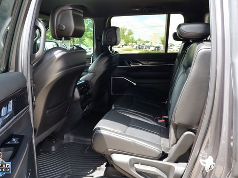 Used 2022 Jeep Wagoneer Series I RWD image 25