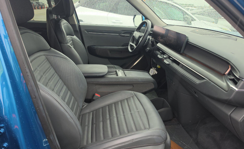 Used 2024 Kia EV9 Land AWD/4WD image 11
