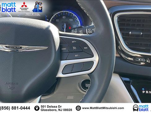 Used 2023 Chrysler Voyager LX image 21