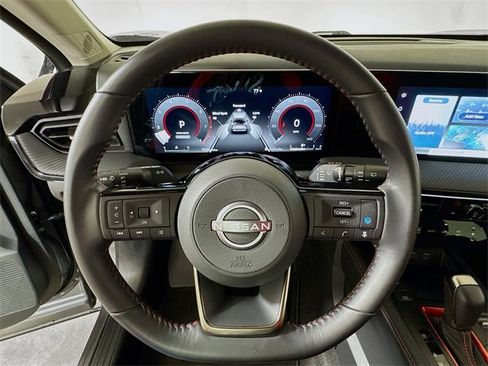 Used 2025 Nissan Kicks SR image 9