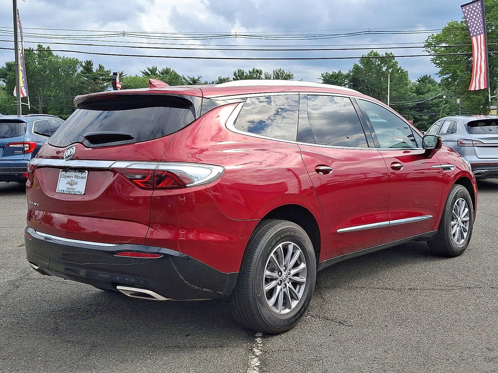Used 2023 Buick Enclave Essence FWD image 6