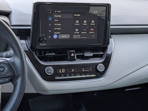Used 2025 Toyota Corolla LE FWD image 15