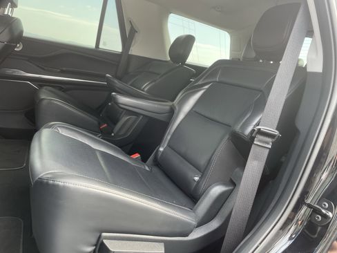 Used 2025 Lincoln Navigator Reserve image 13