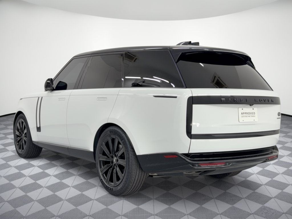 Used 2023 Land Rover Range Rover SE AWD/4WD image 3