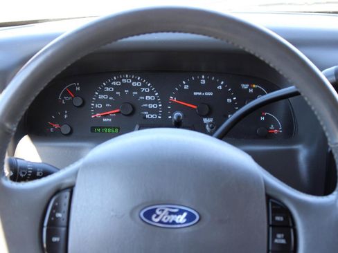 Used 2003 Ford F250 Lariat AWD/4WD image 8