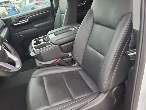 Used 2025 GMC Sierra 1500 SLT image 15