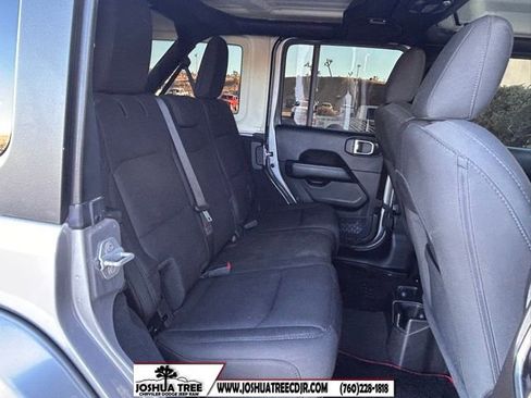 Used 2020 Jeep Wrangler Unlimited Sahara image 28
