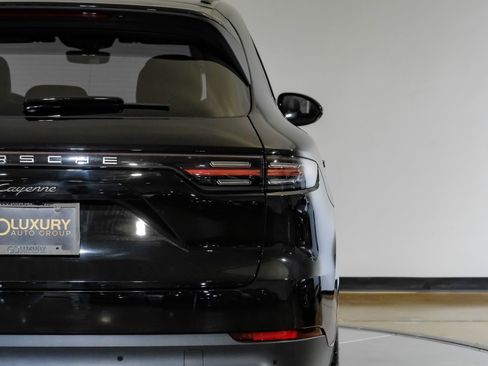 Used 2023 Porsche Cayenne Platinum Edition image 51