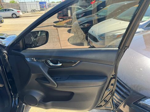 Used 2018 Nissan Rogue SL w/ Premium Package FWD image 11