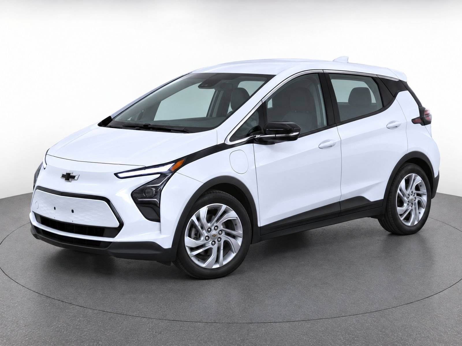 Used 2023 Chevrolet Bolt LT w/ Driver Confidence Package FWD image 2
