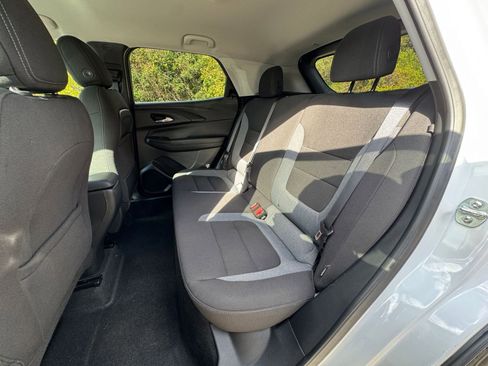 Used 2025 Chevrolet TrailBlazer LT image 32