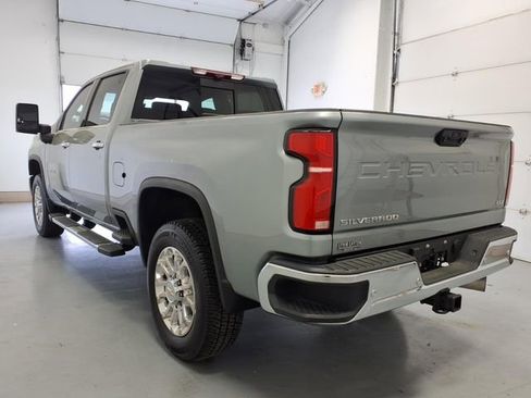 Used 2025 Chevrolet Silverado 2500 LTZ w/ LTZ Premium Package AWD/4WD image 5