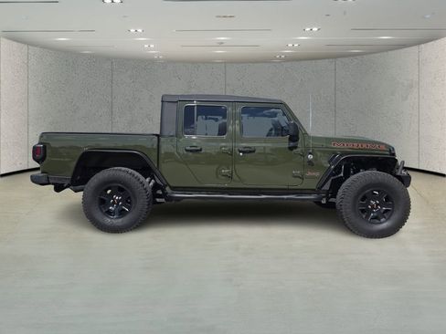 Used 2023 Jeep Gladiator Mojave image 2