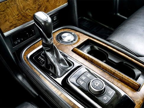 Used 2023 Nissan Armada SL w/ Captain's Chairs Package image 25