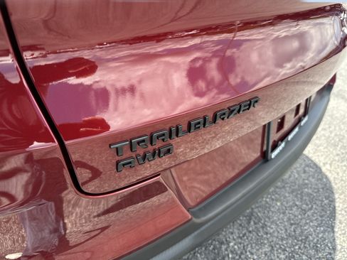Certified 2023 Chevrolet TrailBlazer RS w/ Sun and Liftgate Package AWD/4WD image 6