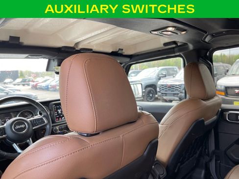 Used 2022 Jeep Wrangler Unlimited Rubicon 4xe w/ Steel Bumper Group AWD/4WD image 17