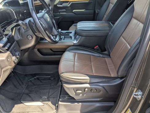 Used 2023 Chevrolet Silverado 1500 High Country w/ Technology Package AWD/4WD image 17