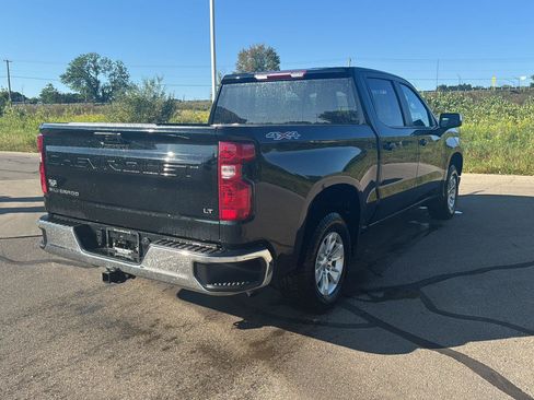 Used 2022 Chevrolet Silverado 1500 LT AWD/4WD image 5
