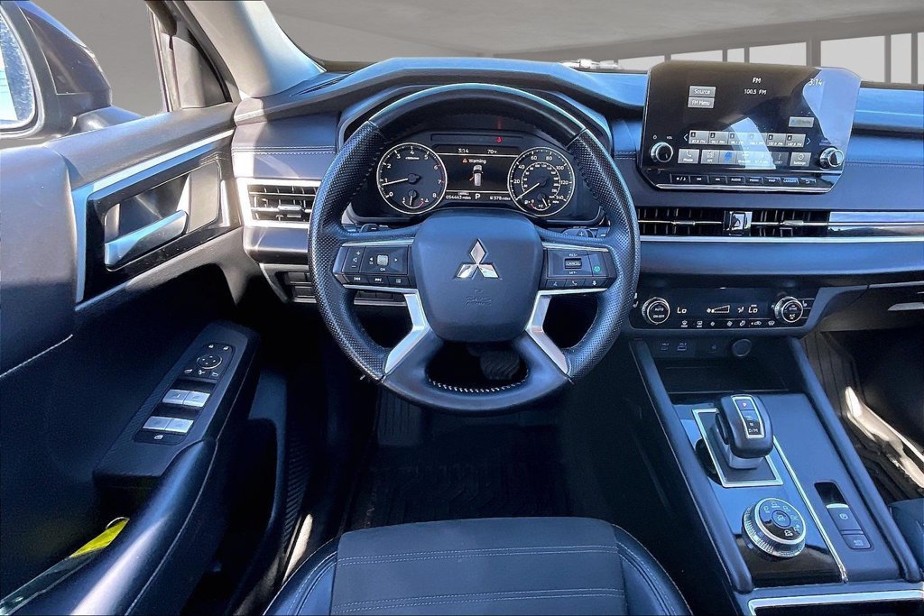Used 2024 Mitsubishi Outlander AWD image 8